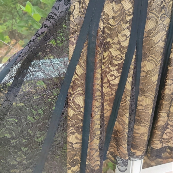 Lace and ribbon skirt - Picture 9 of 9